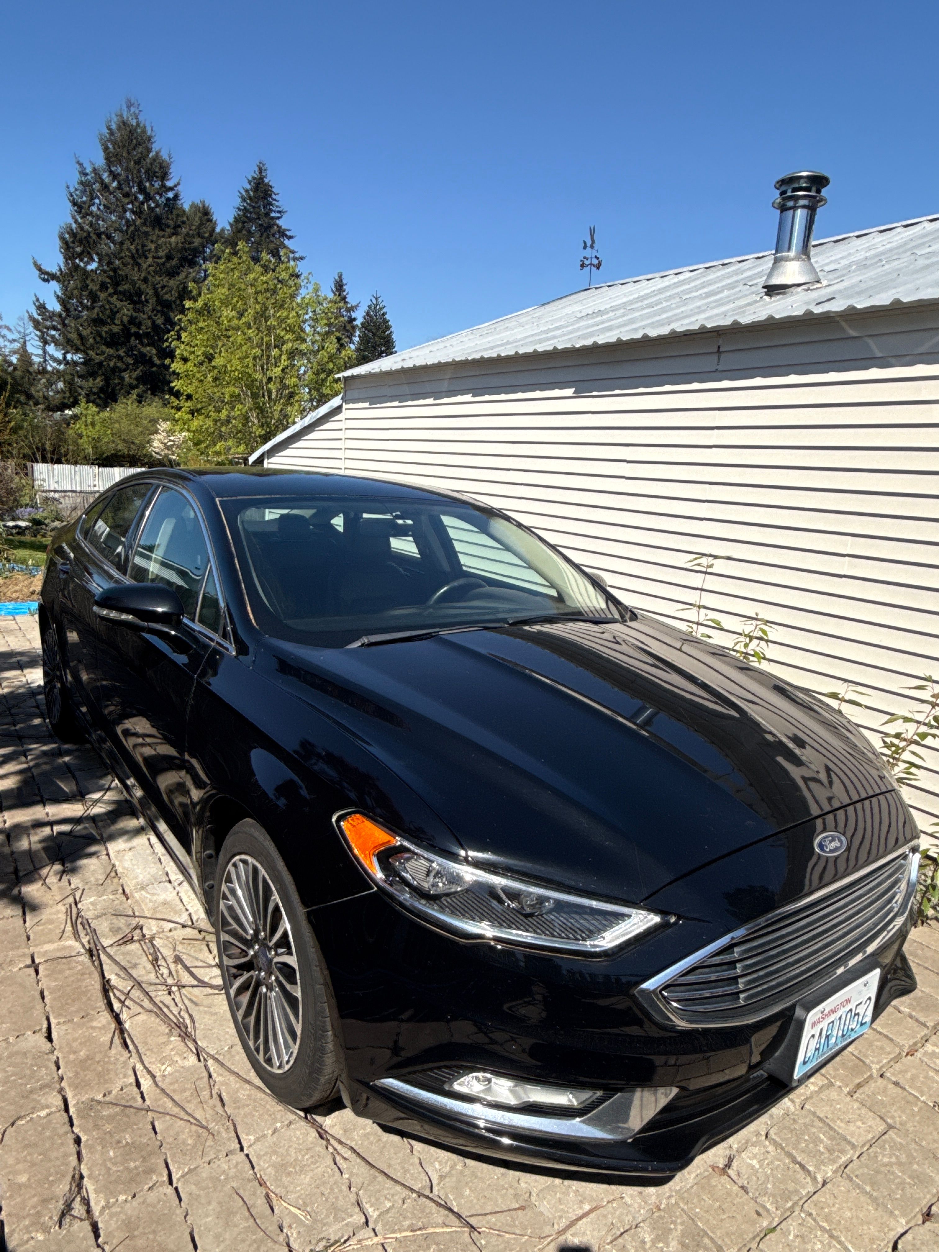 Used 2017 Ford Fusion SE FWD image 11