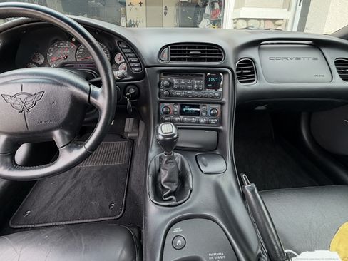 Used 2001 Chevrolet Corvette Z06 RWD image 8