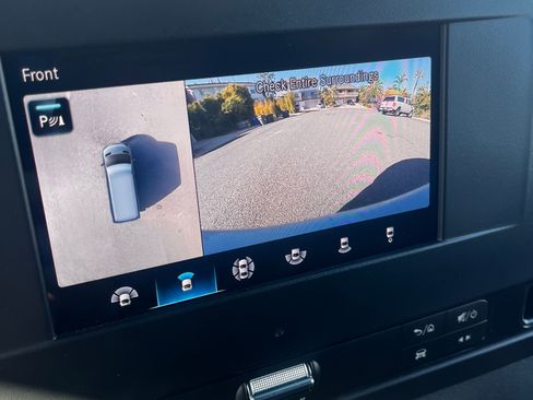 Used 2024 Mercedes-Benz Sprinter 2500 image 13