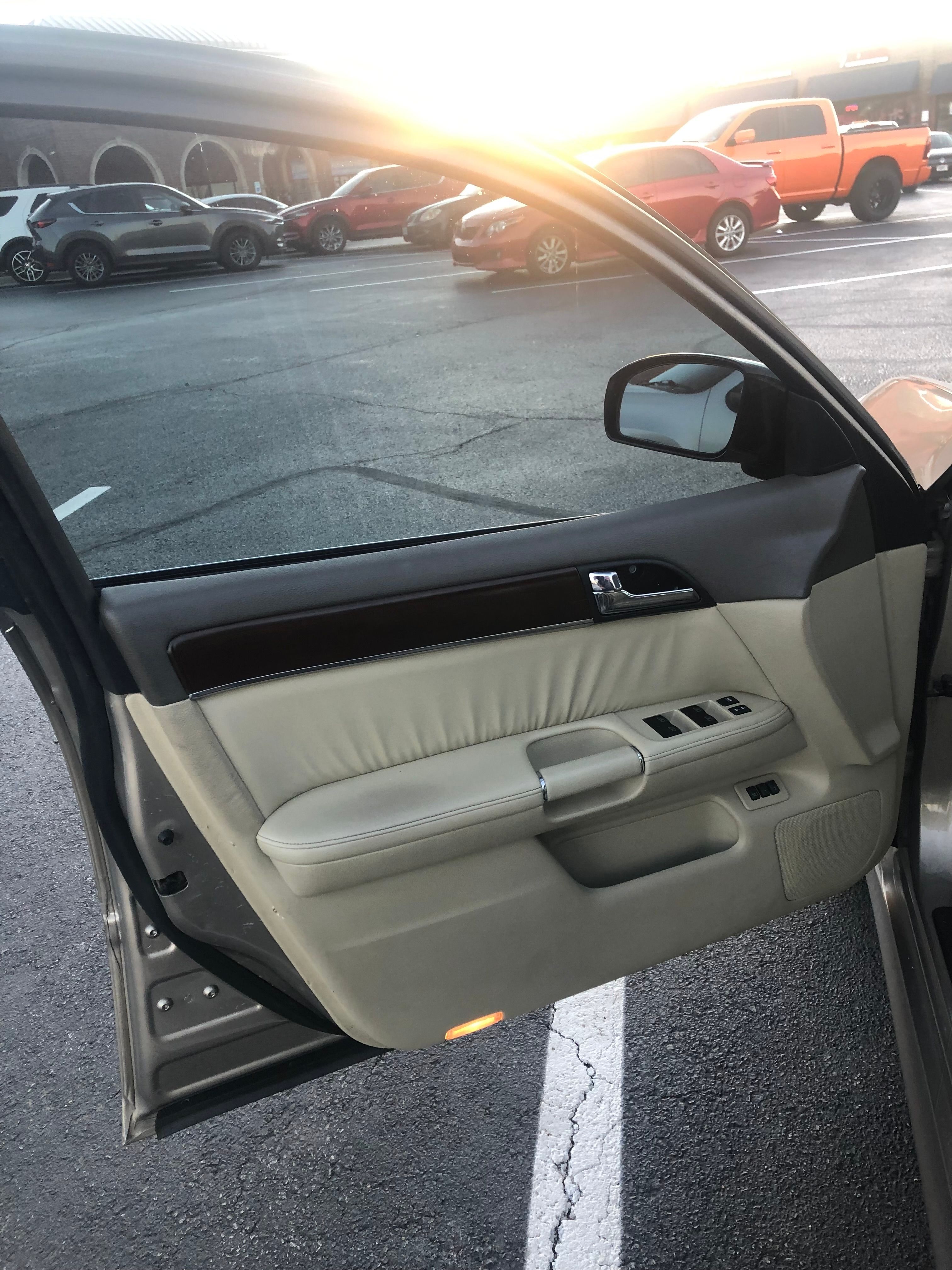 Used 2008 INFINITI M35 x w/ Technology Pkg AWD/4WD image 4