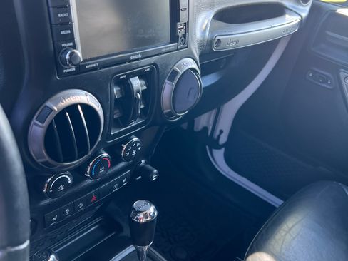 Used 2018 Jeep Wrangler Unlimited Sport image 16