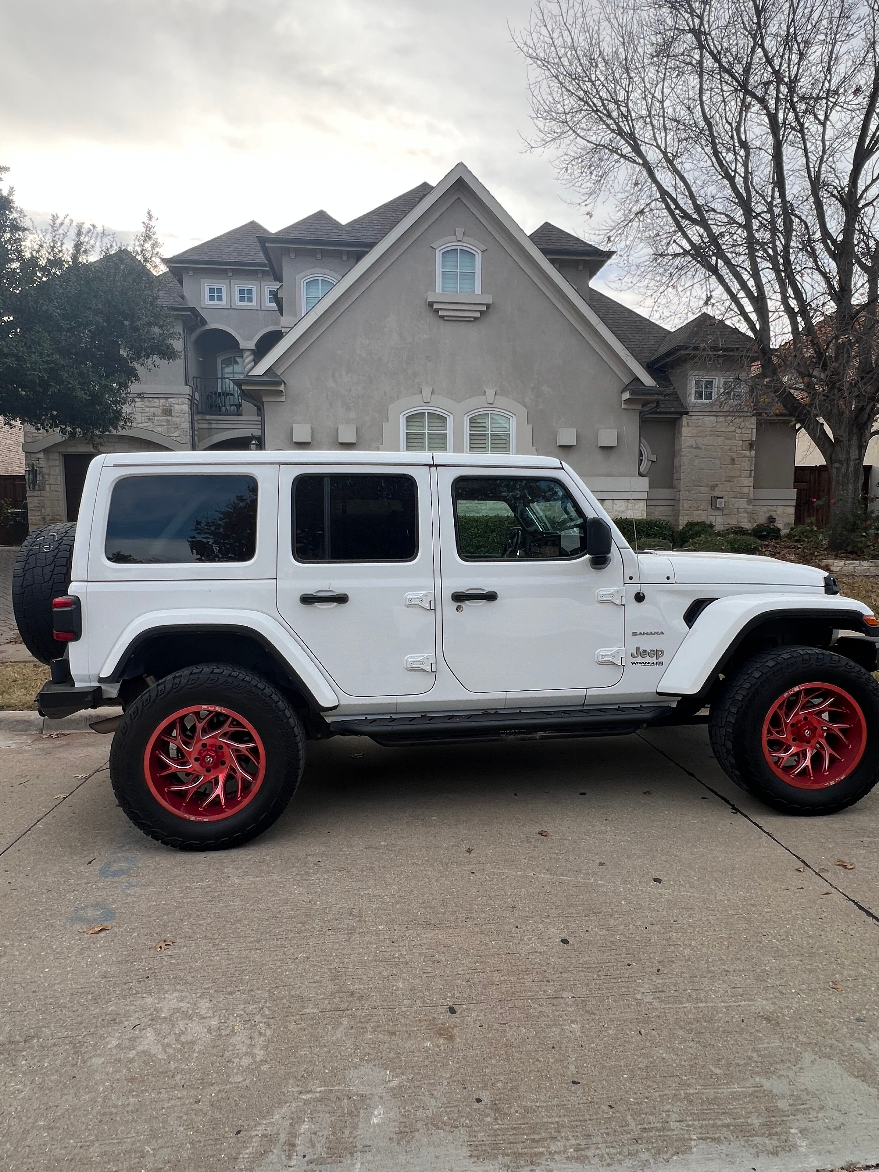 Used 2021 Jeep Wrangler Unlimited Sahara AWD/4WD image 6