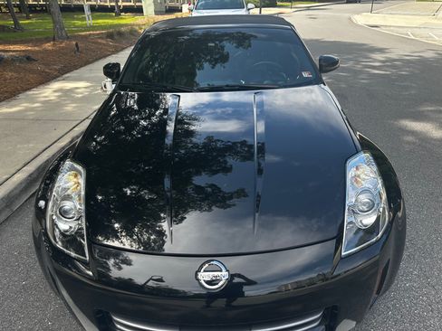 Used 2006 Nissan 350Z Touring image 2