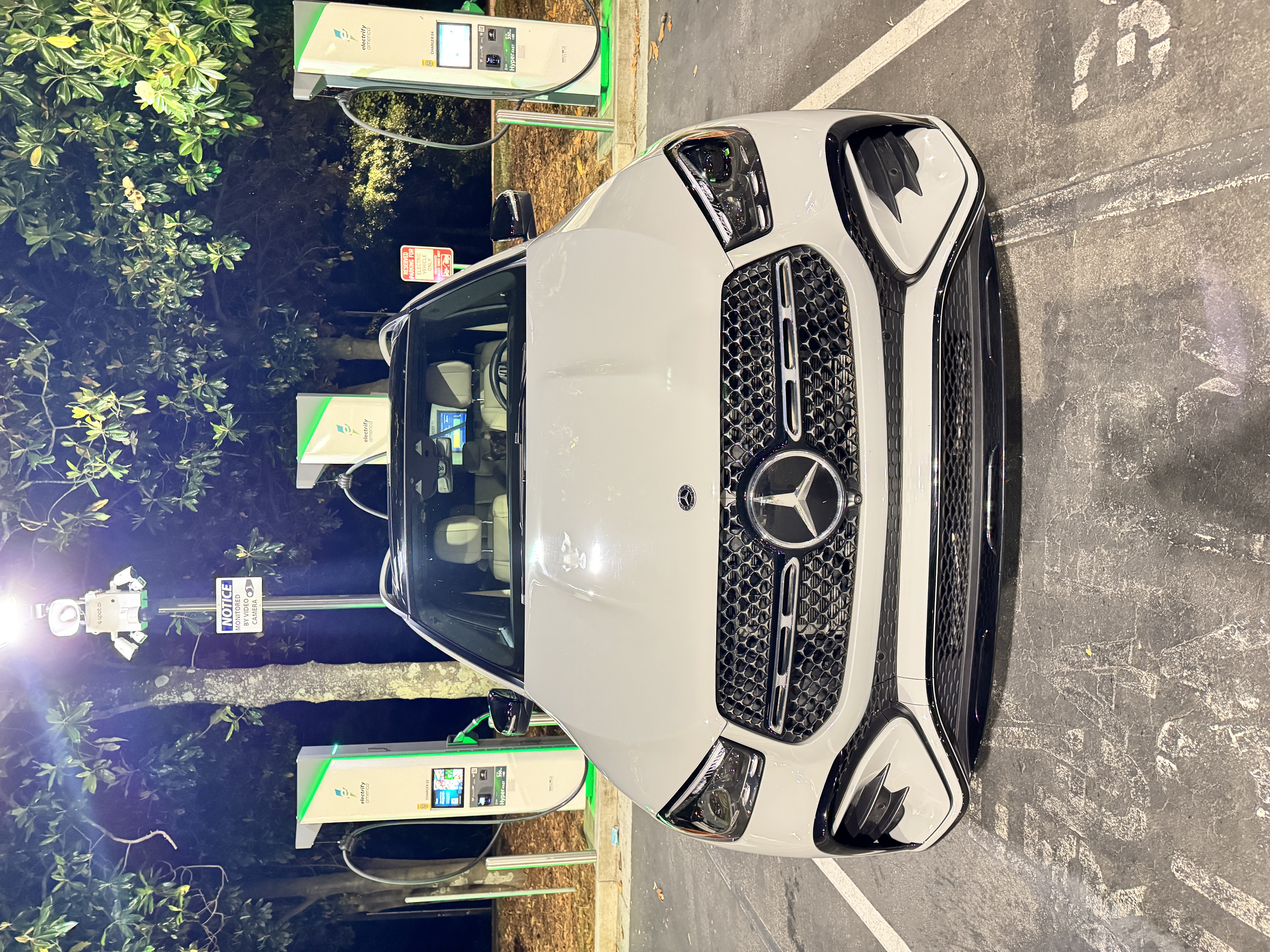 Used 2024 Mercedes-Benz GLE 450e 4MATIC image 1