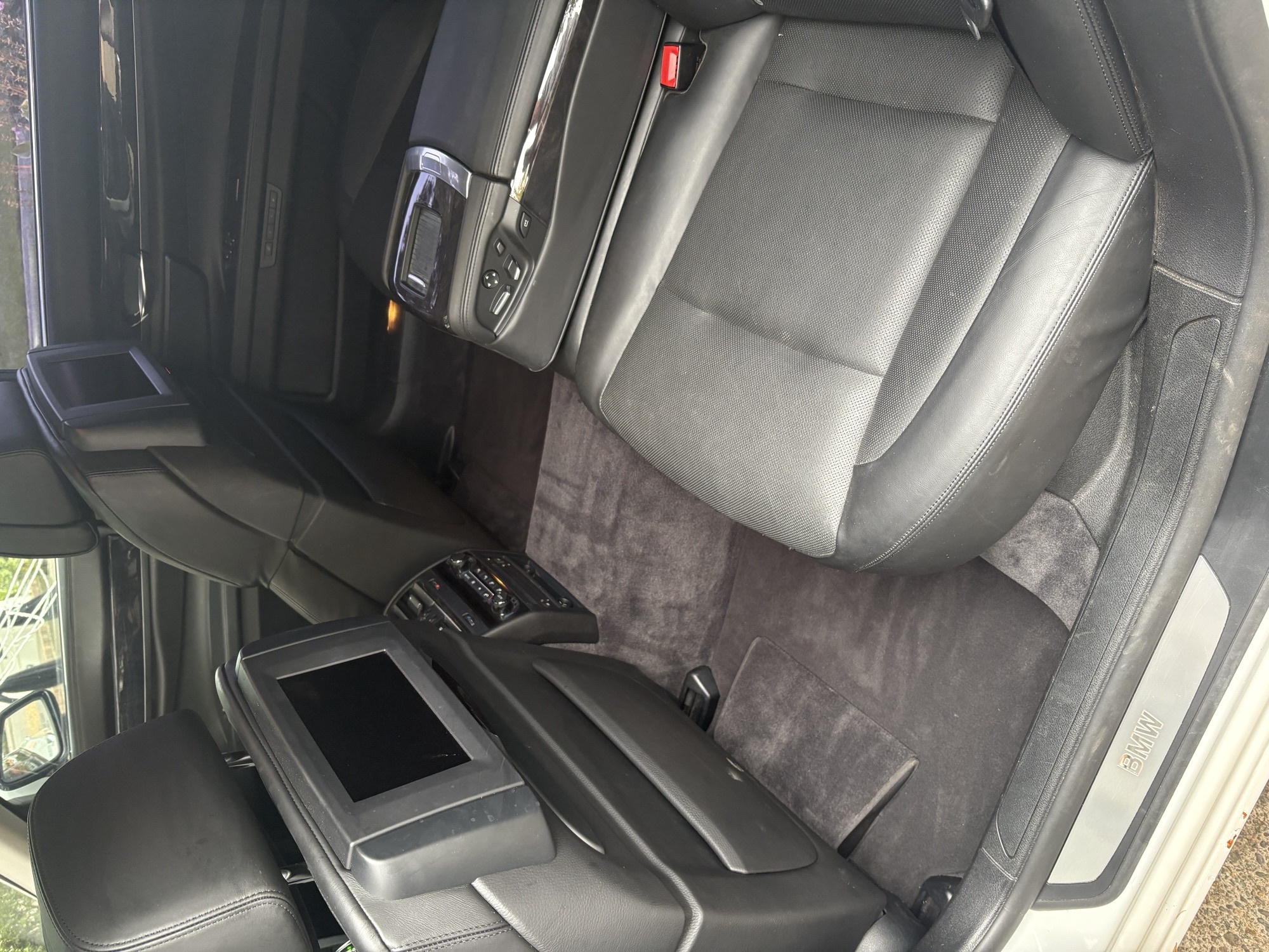 Used 2009 BMW 750Li RWD image 12