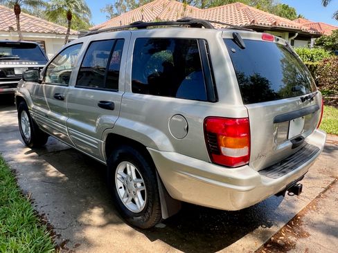 Used 2004 Jeep Grand Cherokee Laredo w/ Convenience Group RWD image 12
