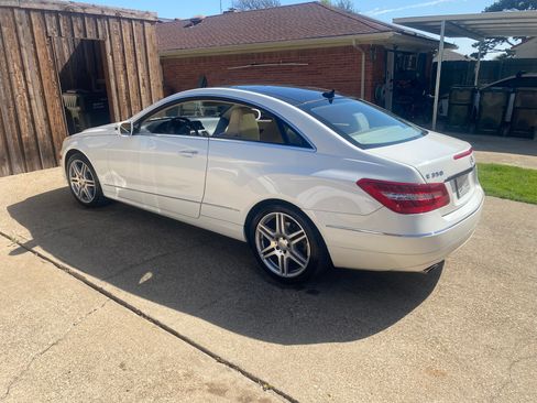 Used 2010 Mercedes-Benz E 350 Coupe image 4