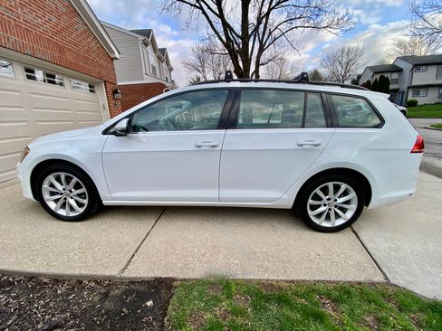 Used 2017 Volkswagen Golf SE image 15