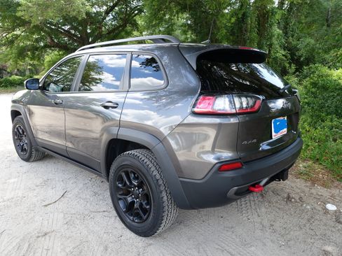 Used 2019 Jeep Cherokee Trailhawk w/ Comfort/Convenience Group AWD/4WD image 4