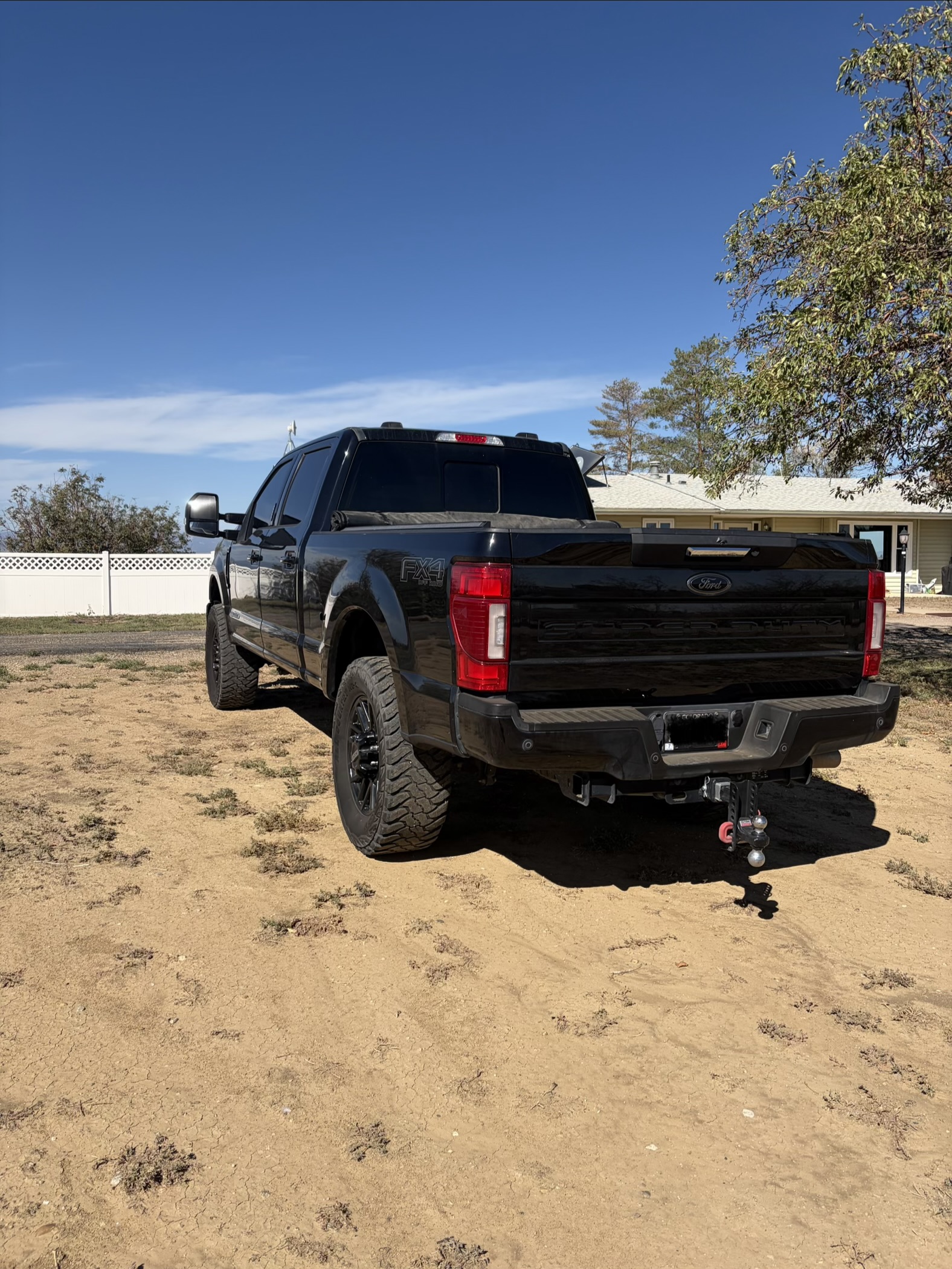 Used 2022 Ford F250 Lariat w/ Black Appearance Package AWD/4WD image 6