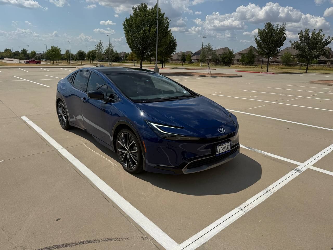 Used 2023 Toyota Prius Limited w/ Limited Premium Package FWD image 1
