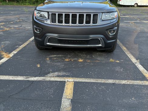 Used 2015 Jeep Grand Cherokee Limited AWD/4WD image 2