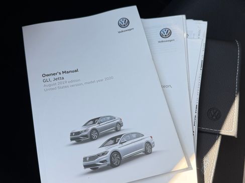 Used 2019 Volkswagen Jetta SE w/ Cold Weather Package FWD image 30