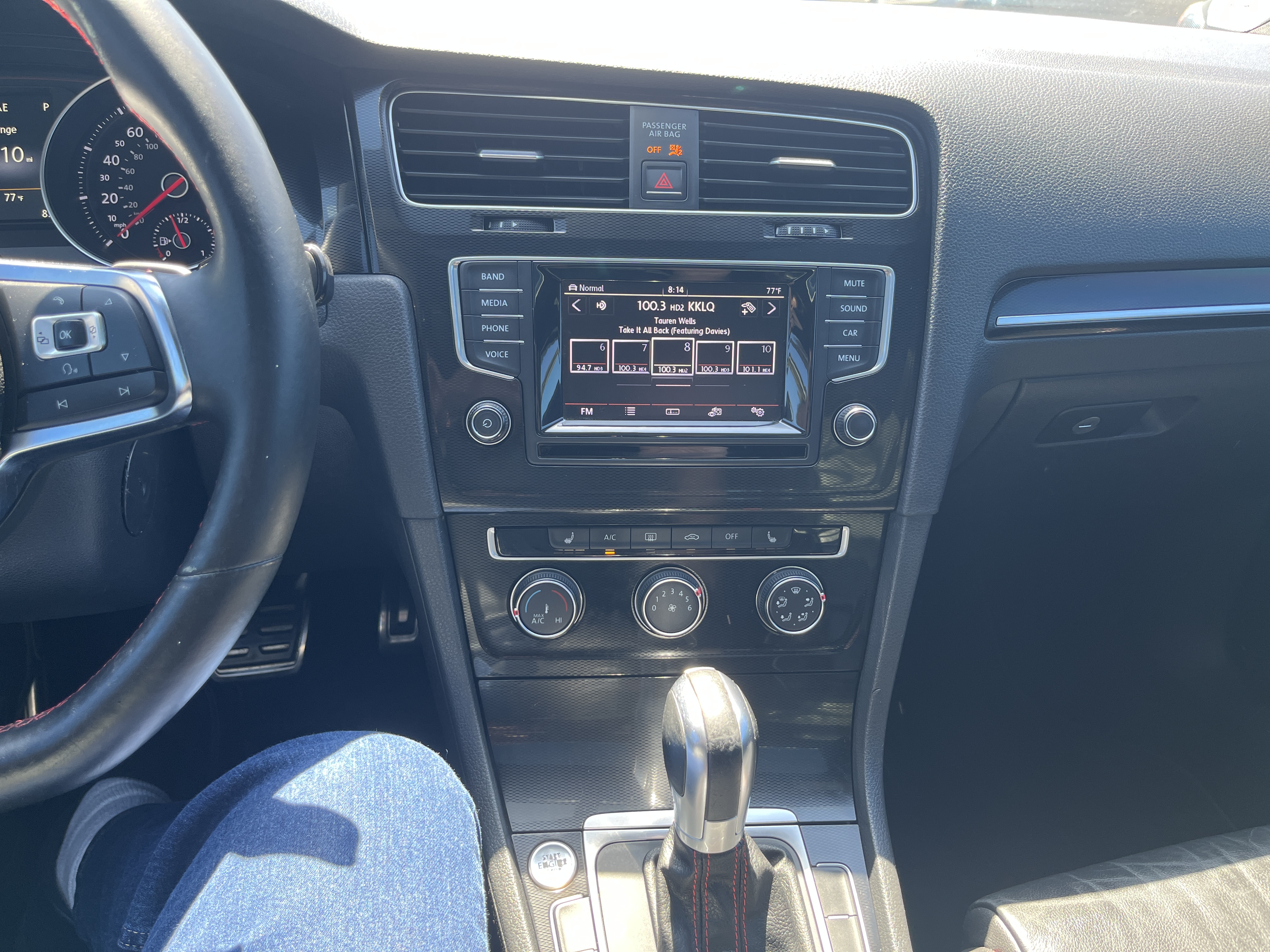Used 2015 Volkswagen GTI SE FWD image 18