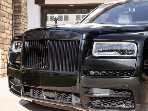 Used 2024 Rolls-Royce Cullinan w/ Cullinan Package image 5