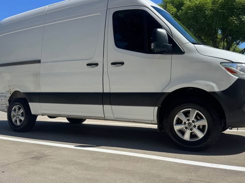 Used 2019 Mercedes-Benz Sprinter 144 image 10