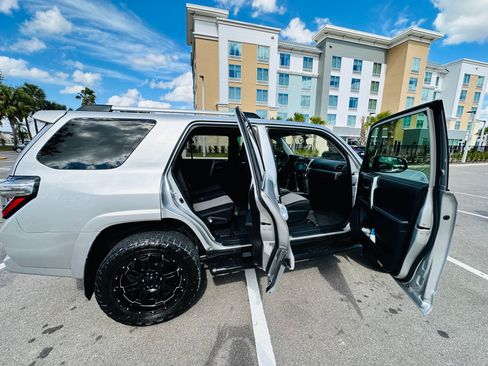 Used 2019 Toyota 4Runner SR5 image 14