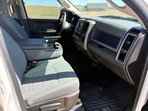 Used 2019 RAM 1500 Express w/ Express Value Package AWD/4WD image 9