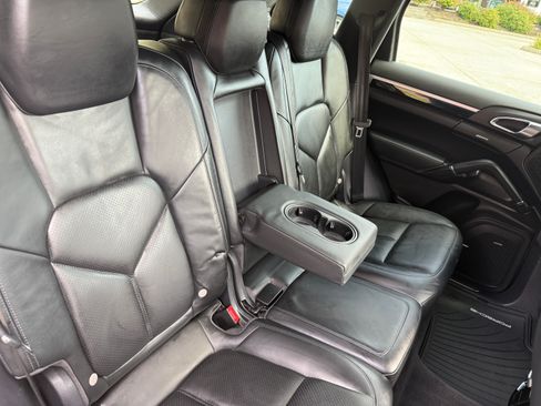 Used 2012 Porsche Cayenne S image 11
