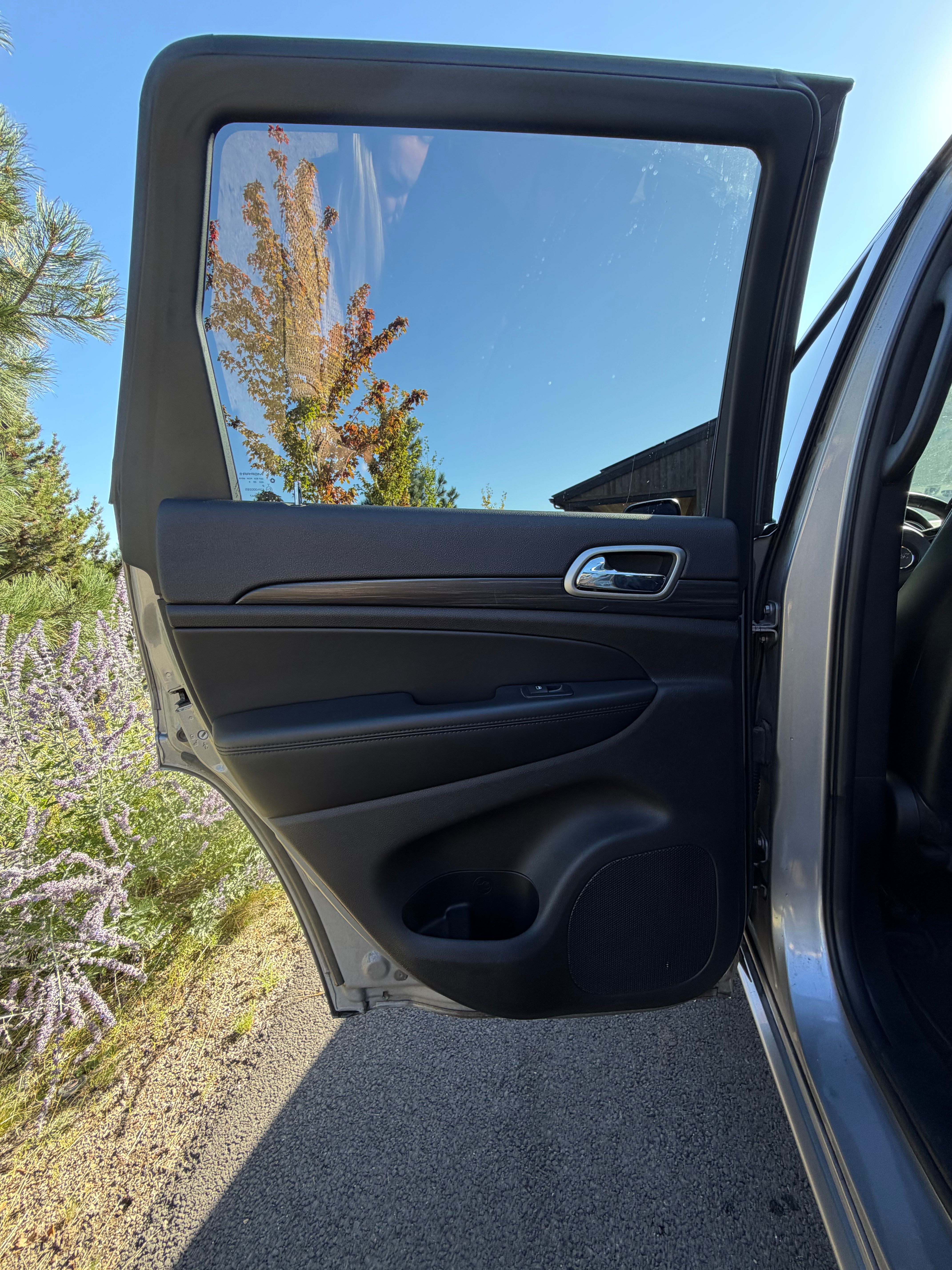 Used 2019 Jeep Grand Cherokee Altitude AWD/4WD image 22