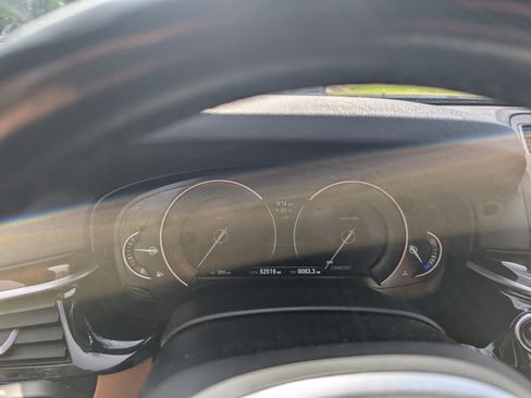 Used 2019 BMW 540i w/ M Sport Package RWD image 11