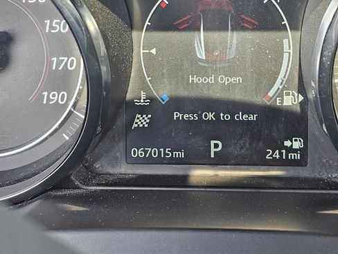 Used 2016 Jaguar F-TYPE Coupe RWD image 2