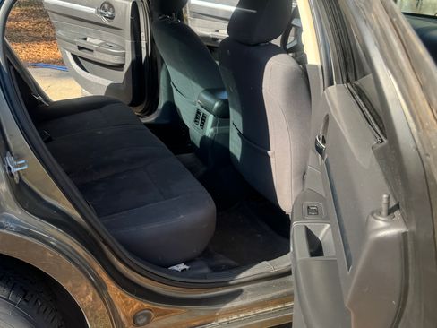 Used 2010 Dodge Charger SXT image 5