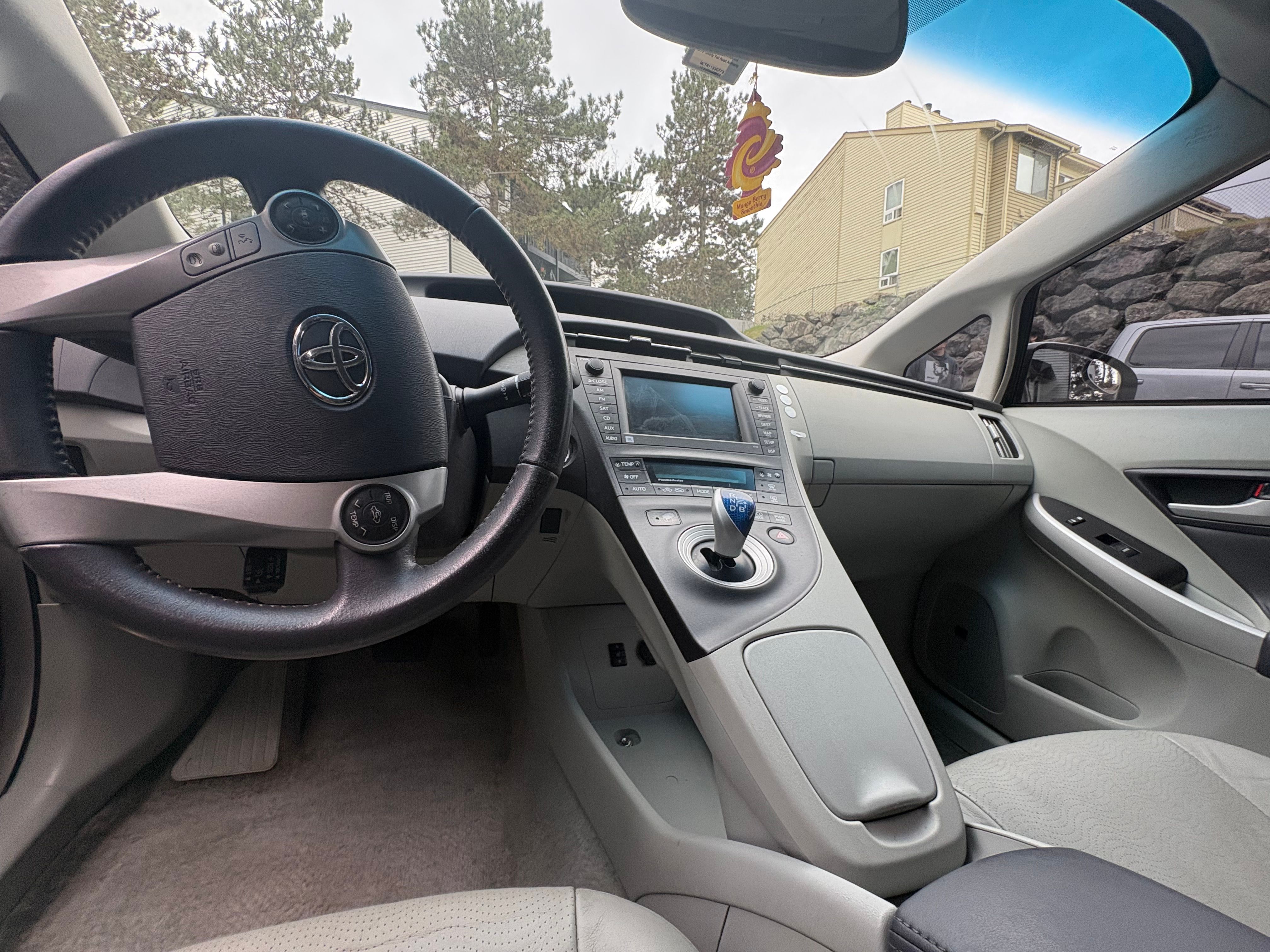 Used 2011 Toyota Prius Four w/ Solar Roof Pkg FWD image 11