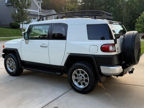 Used 2012 Toyota FJ Cruiser 4WD w/ Upgrade Pkg image 10