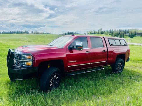 Used 2019 Chevrolet Silverado 2500 LTZ w/ Duramax Plus Package AWD/4WD image 5