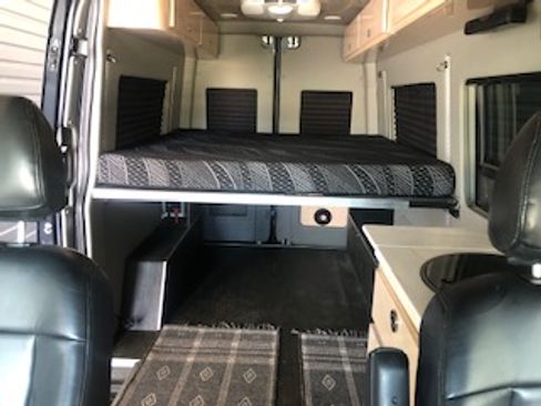 Used 2018 Mercedes-Benz Sprinter 2500 image 6