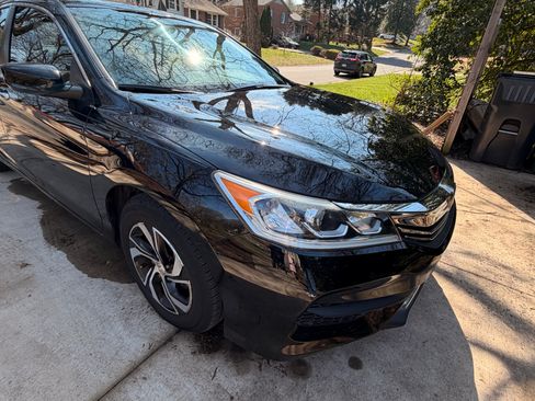Used 2016 Honda Accord LX image 12