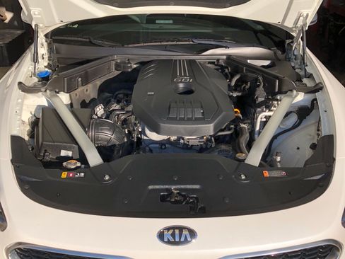 Used 2018 Kia Stinger RWD image 10