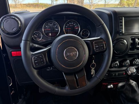 Used 2018 Jeep Wrangler Unlimited Rubicon image 11