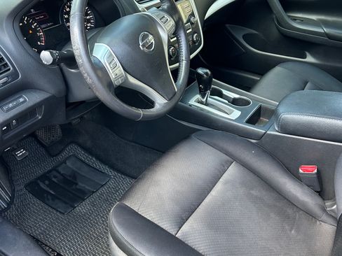Used 2016 Nissan Altima 2.5 SR FWD image 6