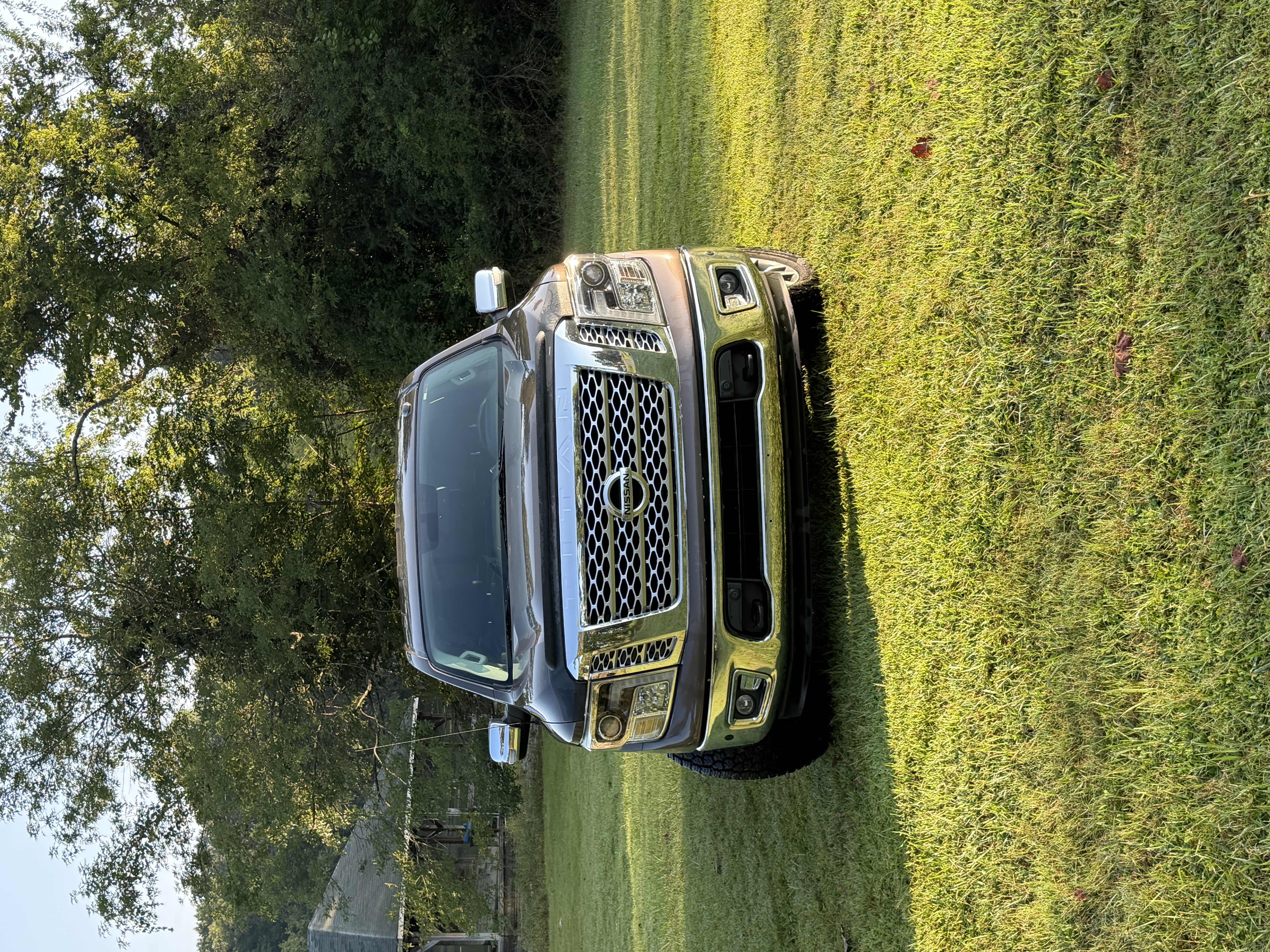 Used 2018 Nissan Titan SL AWD/4WD image 18