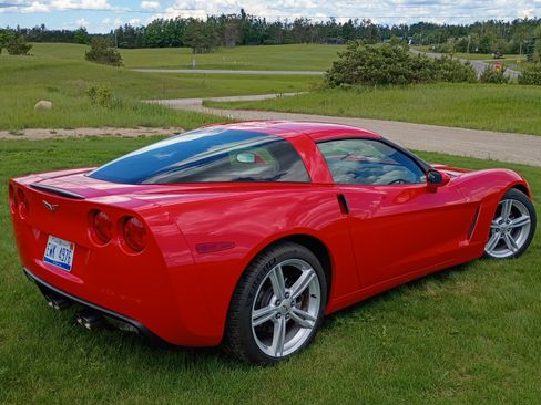 Used 2010 Chevrolet Corvette Coupe w/ 1LT RWD image 1