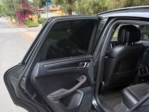 Used 2018 Porsche Macan GTS w/ Premium Package Plus image 16