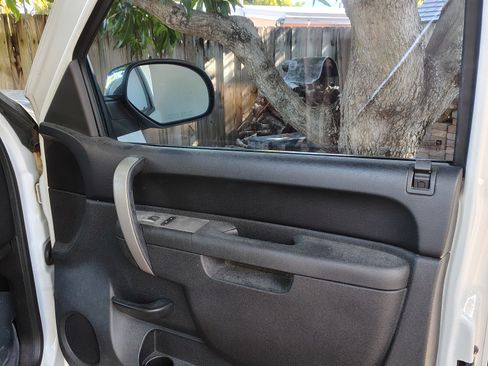 Used 2010 GMC Sierra 1500 SLE w/ Power Pack Plus image 27