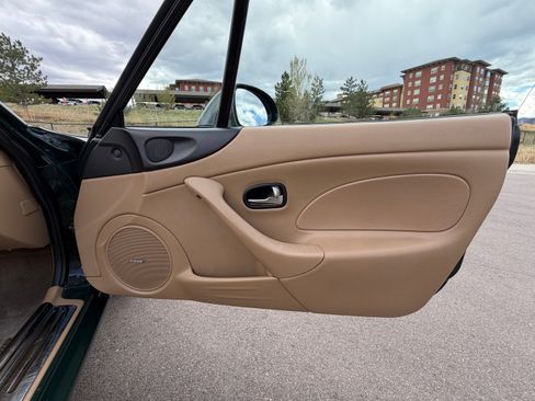 Used 2001 MAZDA MX-5 Miata SE image 18