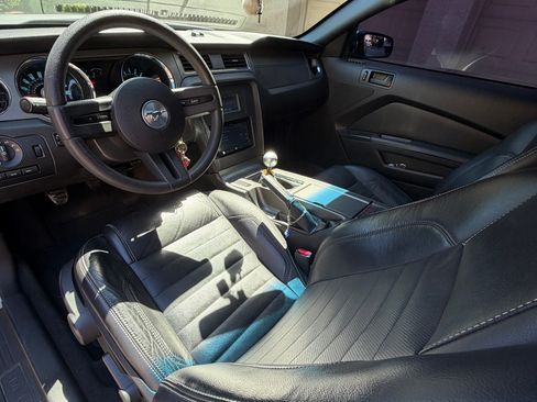 Used 2012 Ford Mustang GT RWD image 11