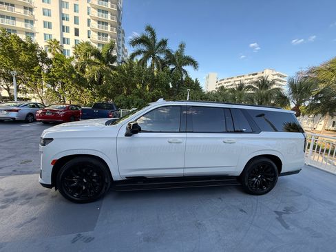 Used 2021 Cadillac Escalade ESV Sport Platinum w/ LPO, ONYX Package image 9