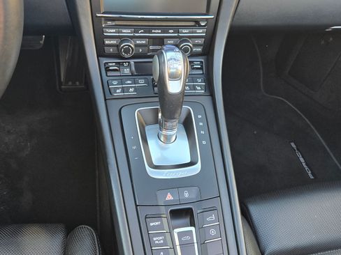 Used 2015 Porsche 911 Targa 4S image 12