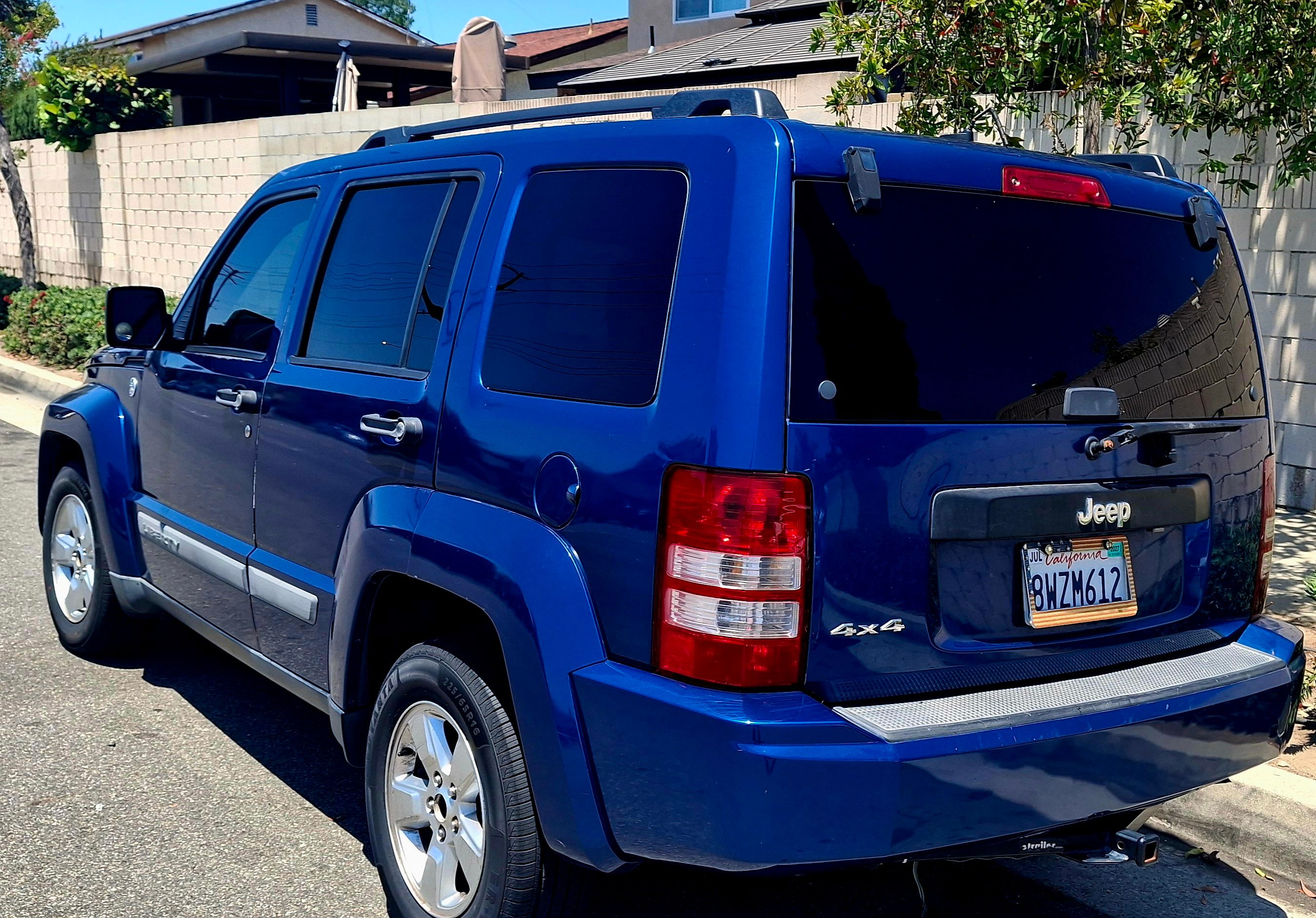 Used 2010 Jeep Liberty Sport w/ Popular Equipment Group AWD/4WD image 2
