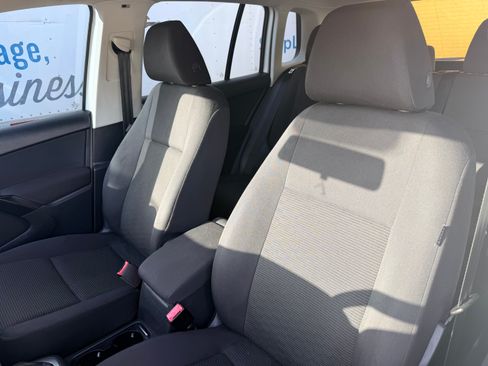 Used 2017 Volkswagen Tiguan S AWD/4WD image 8