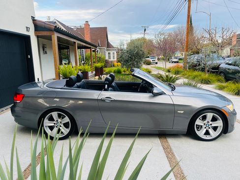 Used 2008 BMW 335i Convertible image 2