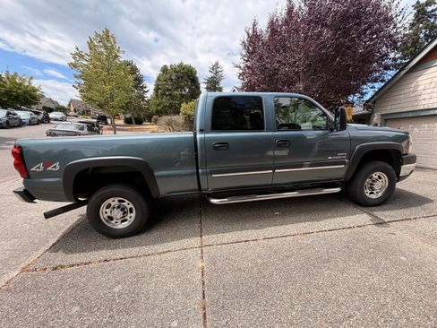 Used 2007 Chevrolet Silverado 2500 LT w/ Heavy-Duty Power Package AWD/4WD image 8