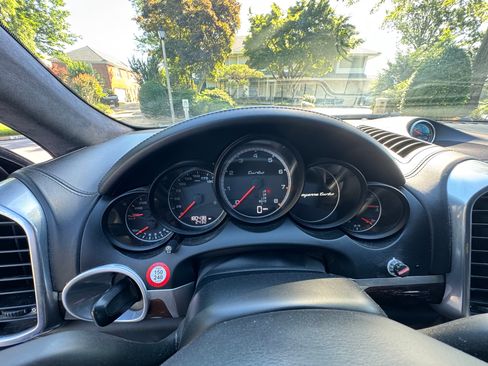 Used 2012 Porsche Cayenne Turbo AWD/4WD image 17