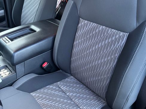 Used 2018 Toyota Tundra SR5 w/ TRD Off Road Package image 10