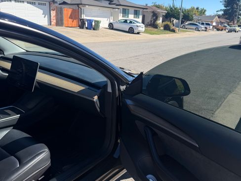 Used 2023 Tesla Model 3 Standard Range RWD image 8